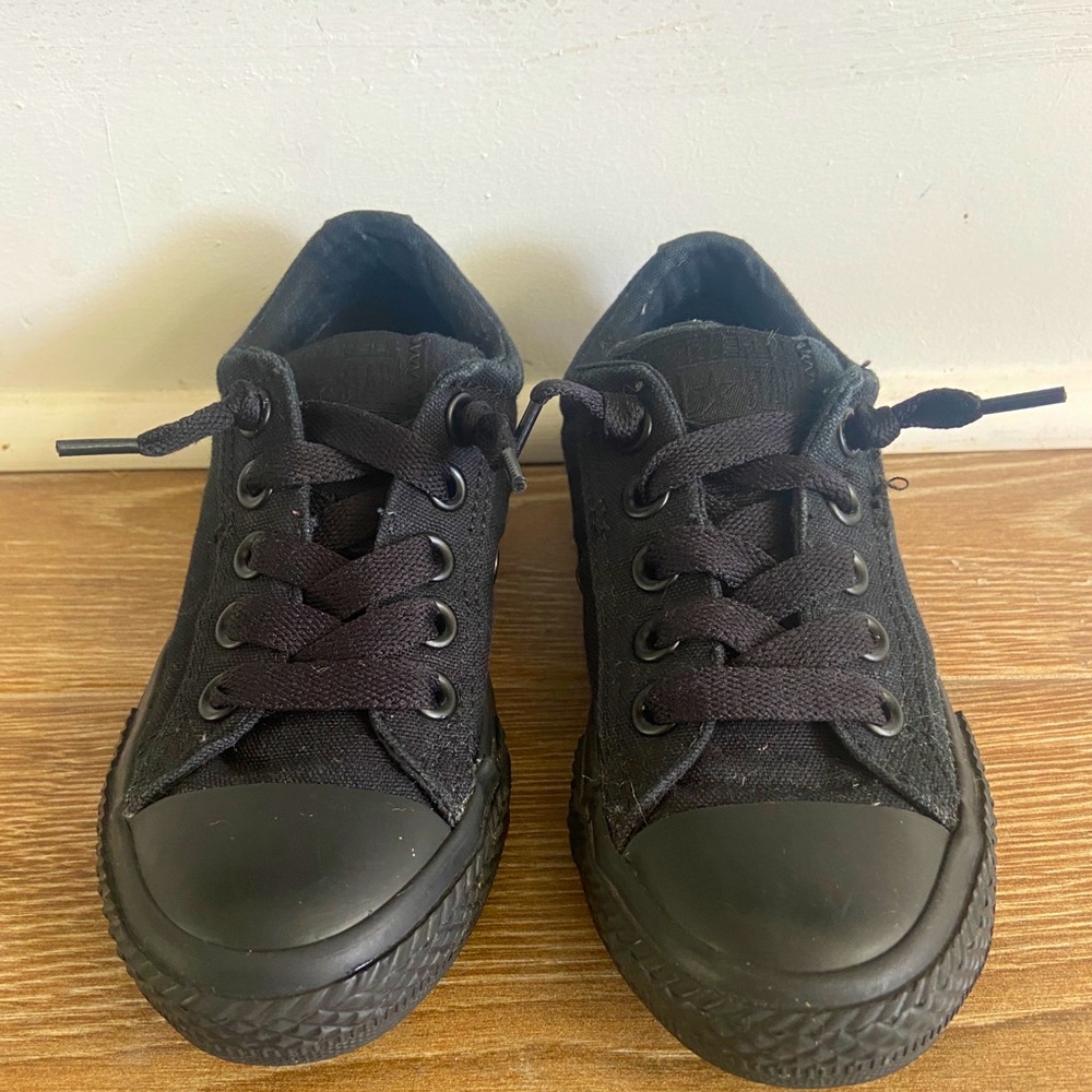 Kids Converse Black Canvas no- tie Chuck Taylor’s. size 11 (NWOT)